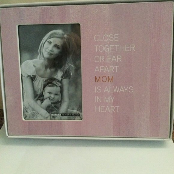 Mom is always in my heart photo frame 9.5" x 7.5" for 4" x 6" picture like a new - Picture 1 of 4